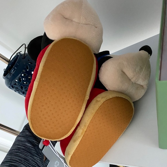 🌙⭐️NWT Mickey Mouse Slippers🌙⭐️ - Picture 2 of 6